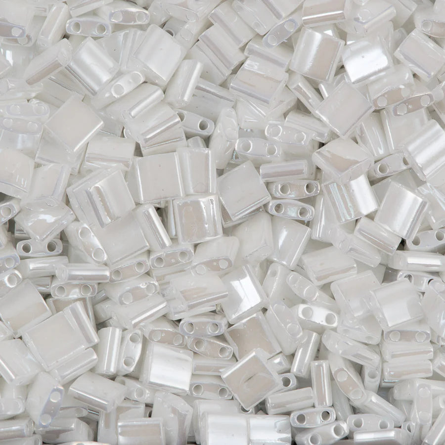 5gr Tilas Miyuki 5x5mm Celon white pearl 0420