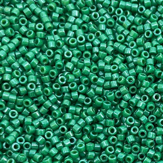 5gr Délica Miyuki 11/0 Opaque dyed green DB 0656