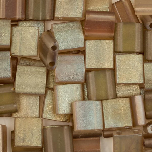 5gr Tilas Miyuki 5x5mm Crytal celsian mat 4578