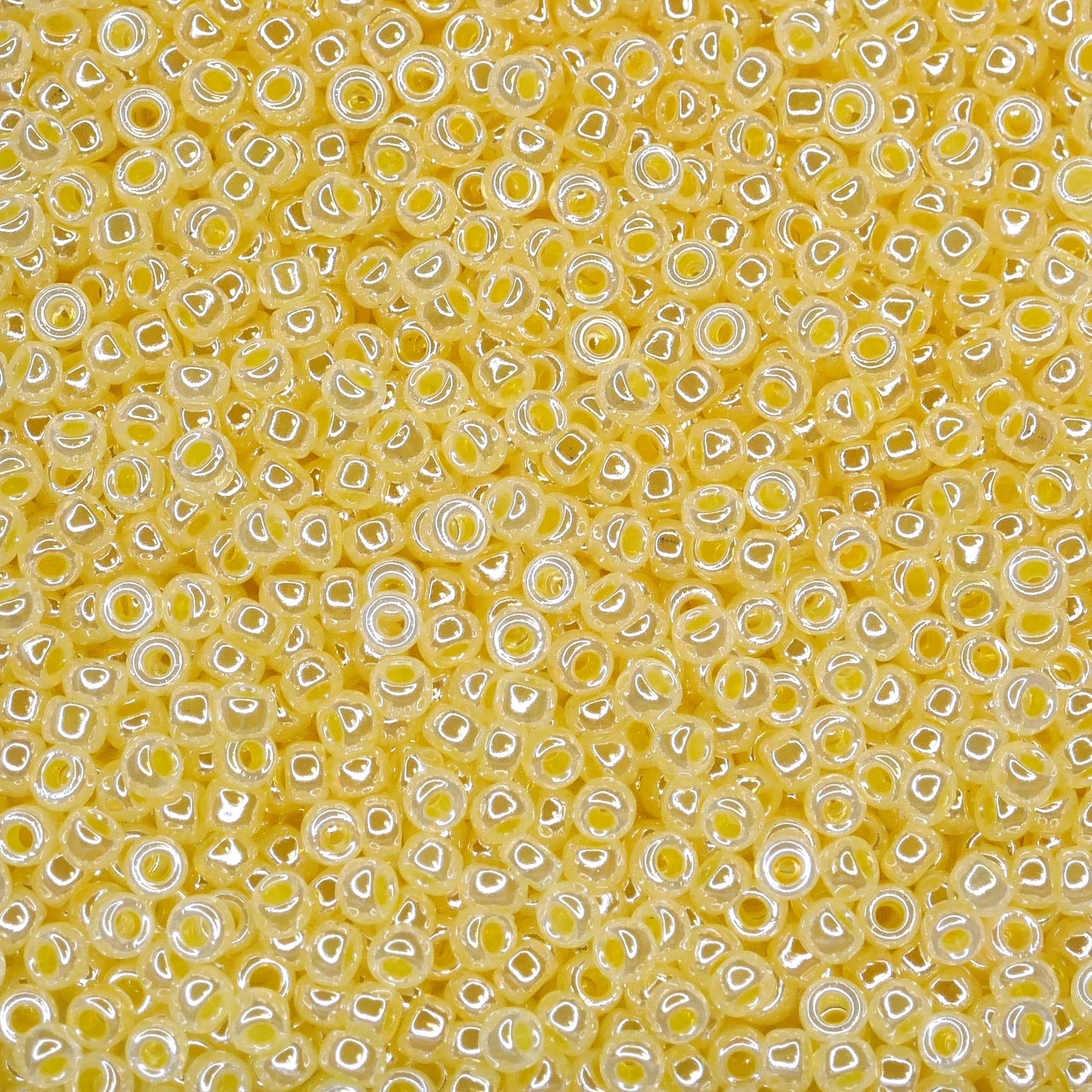 10gr Rocailles Miyuki 11/0 Ceylon light daffodil 516