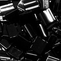 5gr Tilas Miyuki 5x5mm Opaque jet 0401