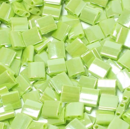 5gr Tilas Miyuki 5x5mm Opaque chartreuse luster 0439