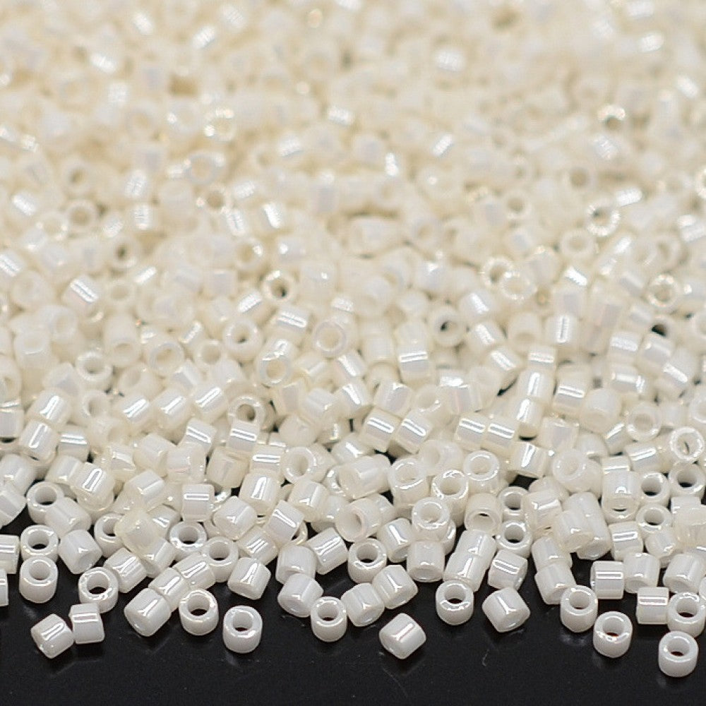 5gr Délica Miyuki 11/0 Ceylon cream DB 0203