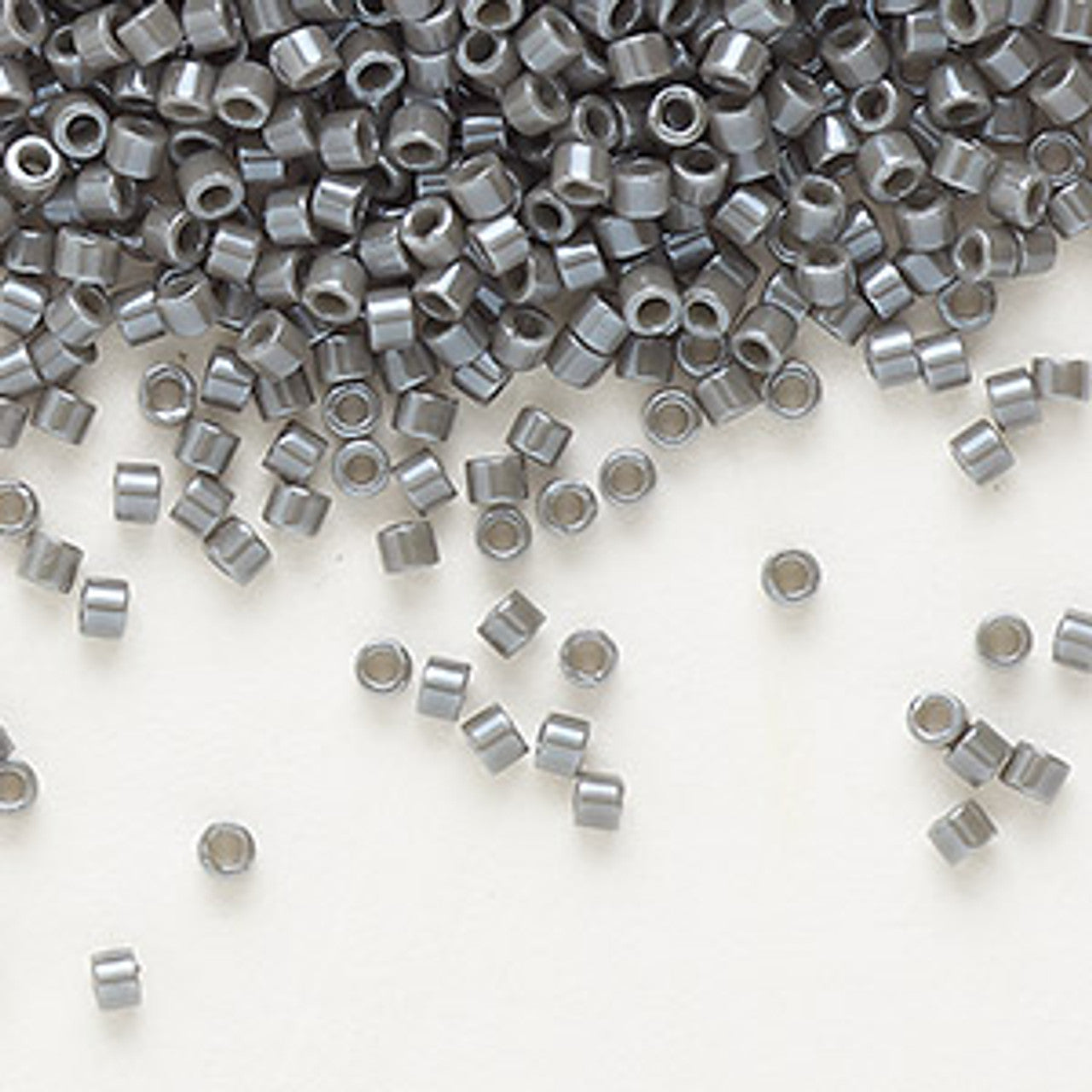 5gr Délica Miyuki 11/0 Opaque grey luster DB 0268